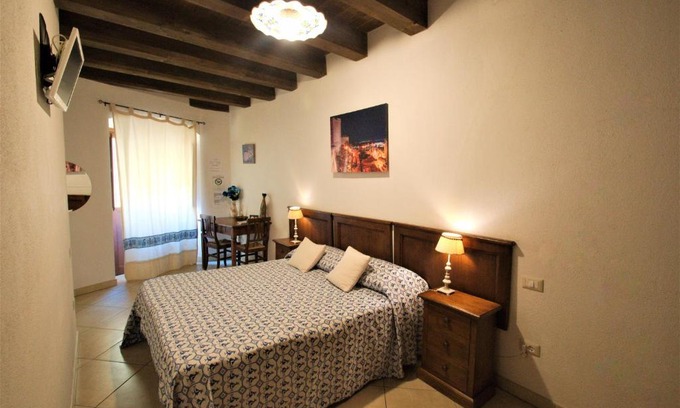 Historic Castle District Casa | L'Antica Torre Caralis Holiday
