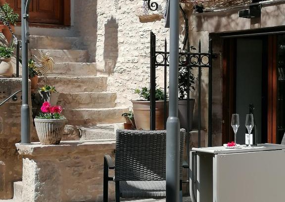 Savigny-les-Beaune Cama Y Desayuno | L'antre ami
