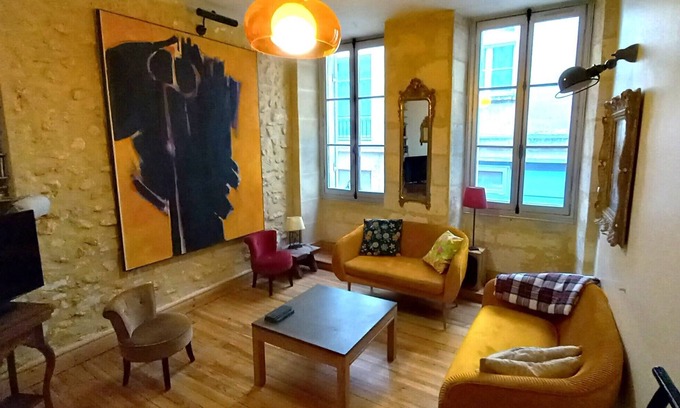 Hotel de Ville - Quinconces Apartamento | Apartamento-Ciudad-Baño en la habitacion