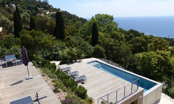 Le Rayol Villa | Nueva villa con piscina y magníficas vistas de las islas de oro