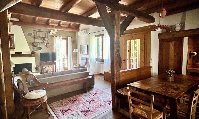 Tirano Casa | L'atmosfera di uno chalet di montagna alle porte del centro storico di Tirano