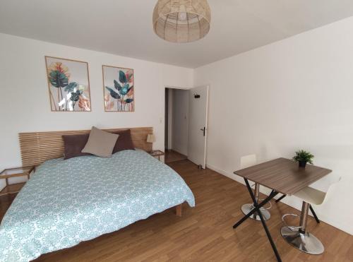 Courpiere Apartamento | L'Ecrin d'Emile - Grand Studio Meublé au Calme