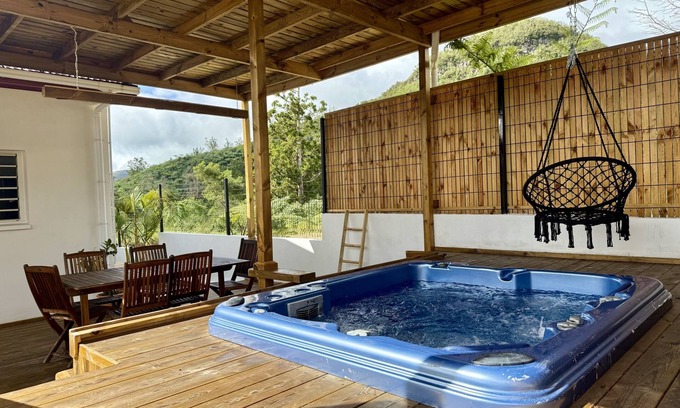La Plaine-des-Palmistes Casa | L'Eden du Piton des Roche-Casa-Villa-Baño con bañera-Vista a la Montana