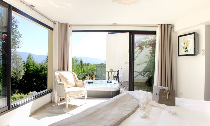 Vetricella Hotel | L'Hostellerie Du Moulin Des Oliviers