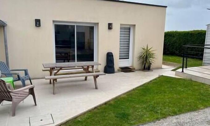 Saint-Come-de-Fresne Casa | L'Ostréa, house with garden 200m from the sea-wifi