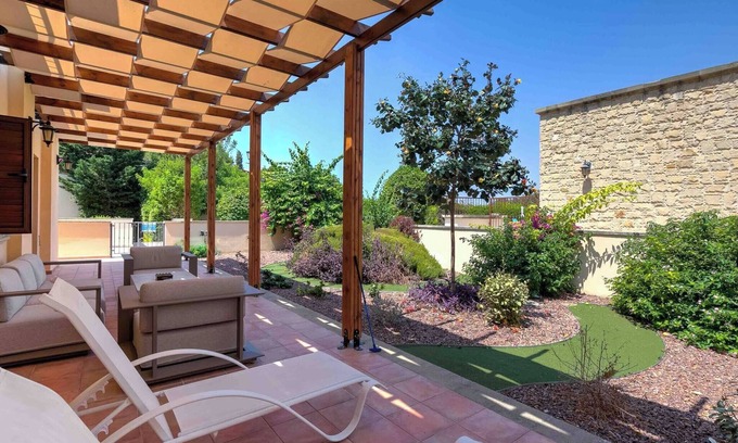 Aphrodite Hills Apartamento | L02 Junto a Aphrodite Hills - Piscina compartida, patio