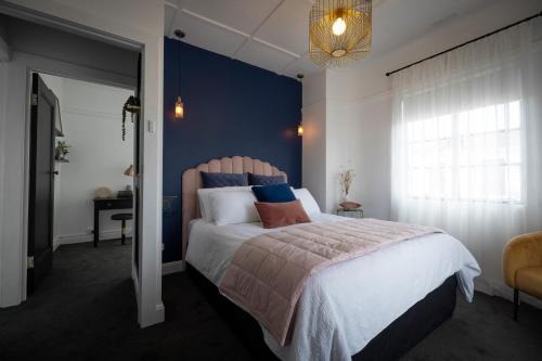 Invermay Apartamento | La Banque, Art Deco Elegance