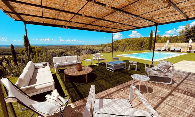 Flayosc Villa | La Bastide des Risples, 6 rooms, large swimming pool, panoramic view