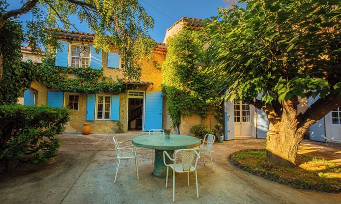 Roquevaire Casa | La Bastide du Voyage by WinkyHouse