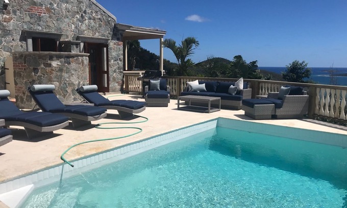 Maho Bay Quarter Casa | La Bella Villa (2HAB / 2BA) Excelentes vistas, piscina espectacular, villa mágica.