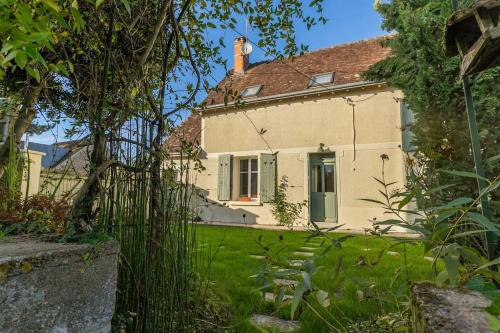 Saint-Georges-sur-Cher Casa | La Belle France - Maison, Parking, à 200m du Cher