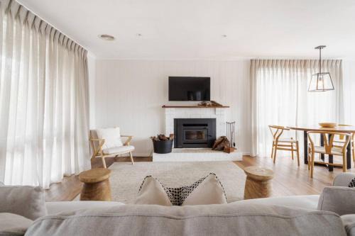 Red Hill Casa | La Belle Vie - Boutique Country Escape near Wineries