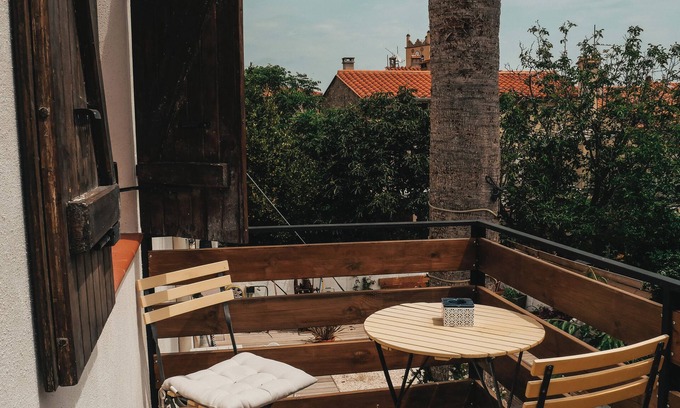 Saint-Genis Apartamento | La bodeguita 1