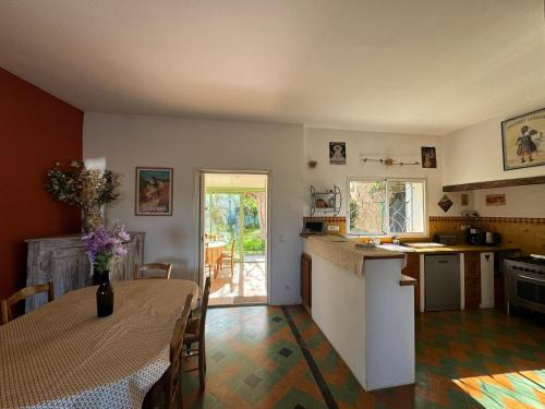 Saint-Martin-de-Castillon Casa | La Boissetane, maison provençale avec piscine et jardin, au pied du Luberon