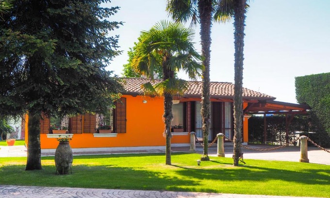 Ca' Savio Casa | La Brigata Apartments Orange House