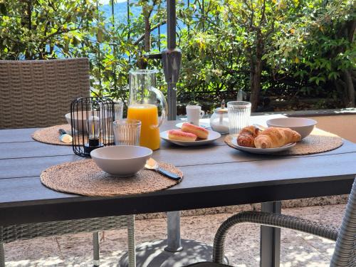 Como Apartamento | La BuCa - in Como - Complete apartment, 150 sq m - Private covered parking - Private terrace - Fully equipped kitchen - Two large bedrooms