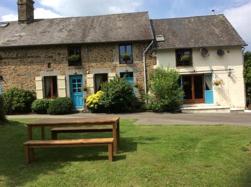 Saint-Hilaire-du-Harcouet Casa | La Cahudiere