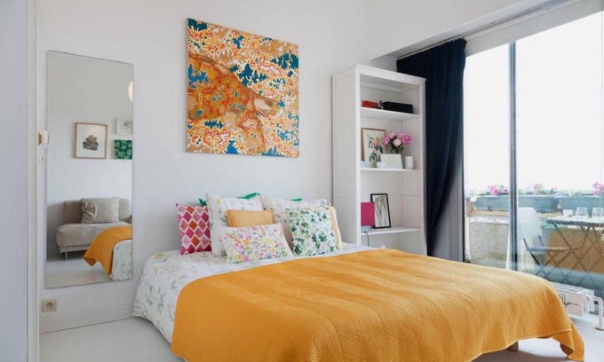 Ixelles Casa | La Cambre - Ensuite Room
