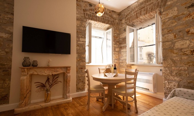 Old Town Apartamento | La Cantada - Renovated apartment in Corfu town