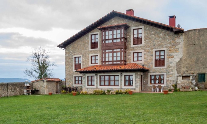 Villanueva Cabaña | La Casona de la Bisa en Villanueva de Colombres