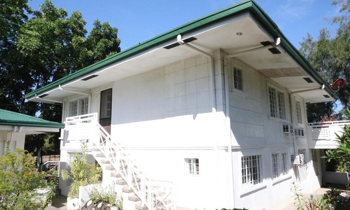 Binuclutan Casa | La Casa Blanca Binoclutan