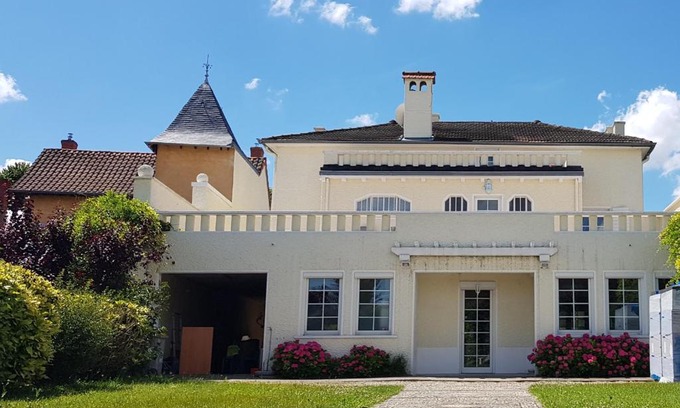 Janneyrias Casa | La Casa Blanca