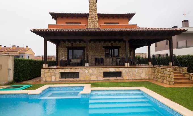 La Lastrilla Casa | LA CASA DE ANVER