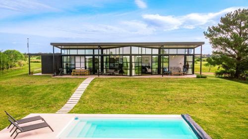 Carmelo Chalet De Esquí | La Casa de Cristal by Puerto Dijama