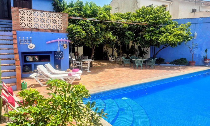 Illora Casa | La Casa De Illora, piscina, chimenea, barbacoa, patio... en el centro del pueblo
