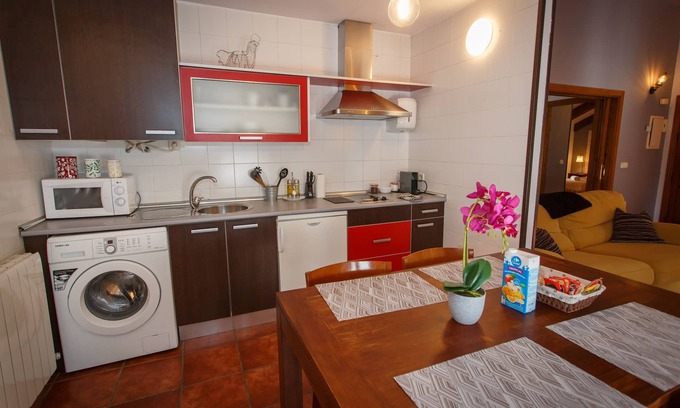 Madarcos Casa | La Casa de la Maestra 2 es casa encantadora, típica de pueblo, de decoración cálida y acogedora.