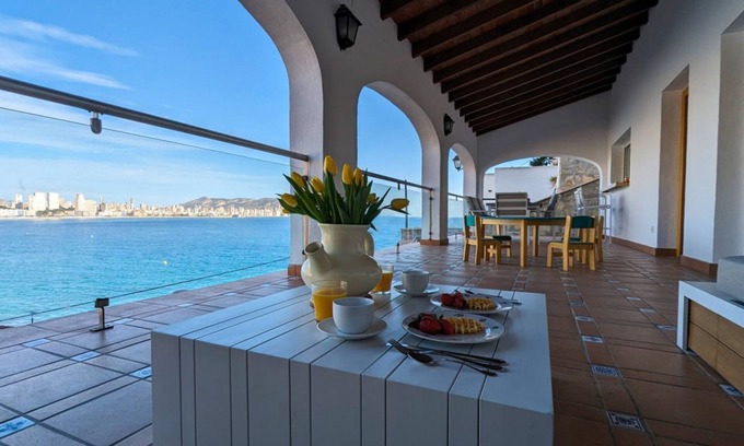 Benidorm Chalet De Esquí | LA CASA DE LOS ARCOS