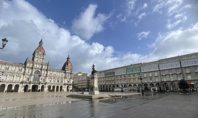 La Coruna Apartamento | La Casa de Maria Pita Estrena piso recién reformado en Plaza de María Pita! 🌟