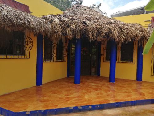 Piste Casa | La casa de piedra y colores en Chichén Itzá