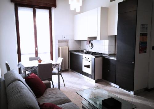 Arcore Apartamento | La Casa di Sabasan - Station 350m - Wifi e Parking Free