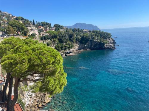 Pieve Ligure Apartamento | La Casa di Samantha a Villa Regina a picco sul mare con piscina