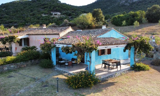Tertenia Chalet De Esquí | La casetta celeste
