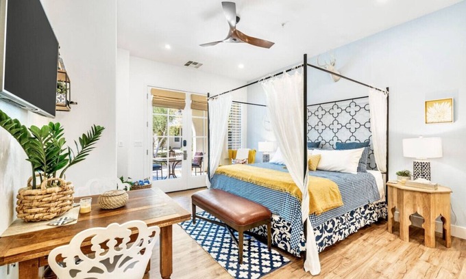 La Quinta Condominio | La Casita #2 * Romantic Studio at Legacy Villas* Views * 12 Pools *
