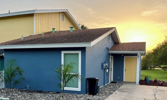 Brownsville Casa | La Casita 3