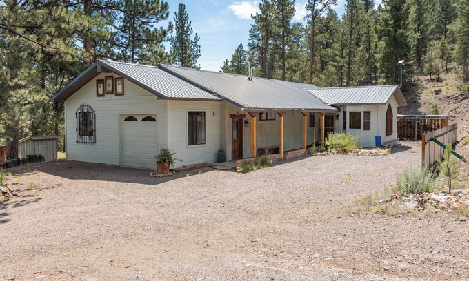 Villa Grove Casa | La Casita at Red Moon Ranch
