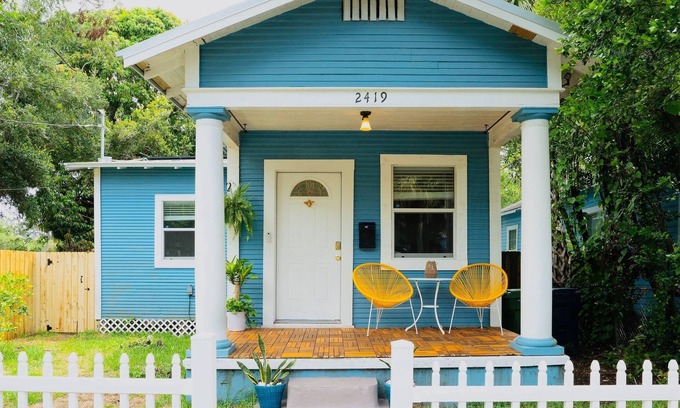 East Tampa Casa | -La Casita de Belen-Bungalow in Ybor City!1Mile