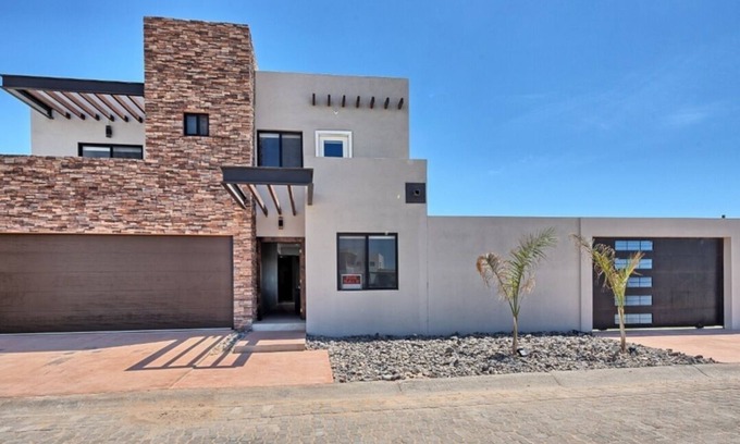 Laguna Shores Casa | La Casita de Ivan