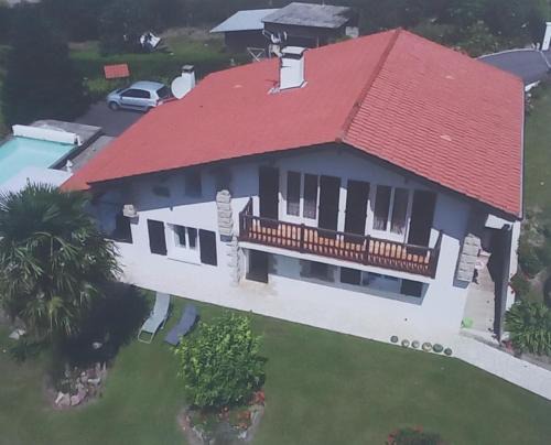 Behobie Cama Y Desayuno | La Casita de Rose au calme proche plage d'Hendaye - 26 m2 Bien équipé Parking privé Jardin