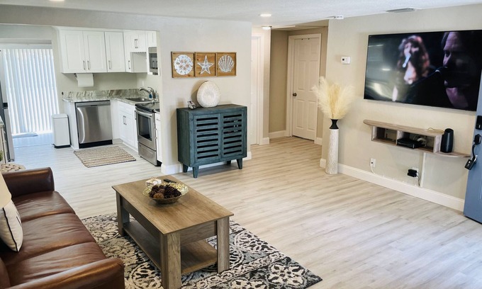 St. Petersburg - Clearwater Casa | La Casita of St. Petersburg near Beaches and Bars!