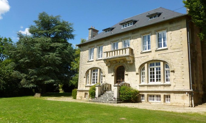 Pernant Cama Y Desayuno | La chambre au Château