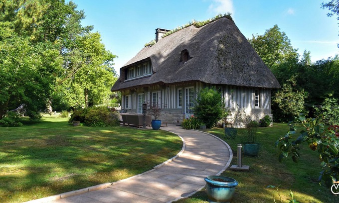 La Riviere-Saint-Sauveur Casa | La Chaumière Longchamps