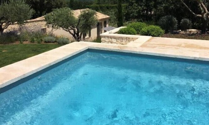 Eyragues Villa | La Chouette Summary: