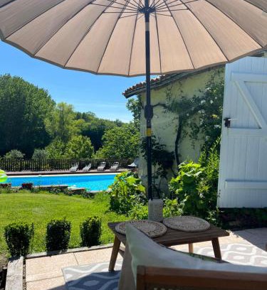 Saint-Romain Casa | La Colline de Tilleul - De La Colline 4 STAR RATED - Beautiful Cottage Near Aubeterre