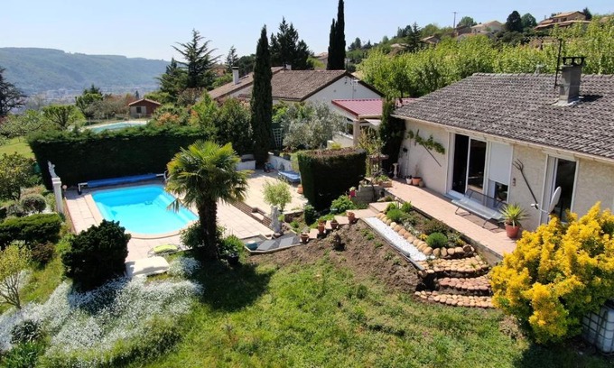 Sainte-Colombe Apartamento | La Colombe
