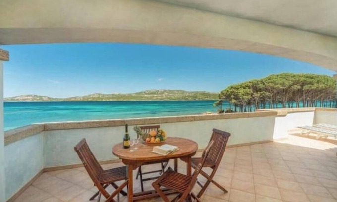 Torre dei Corsari Apartamento | [La Conia Luxury Loft]: Sea Front Terrace
