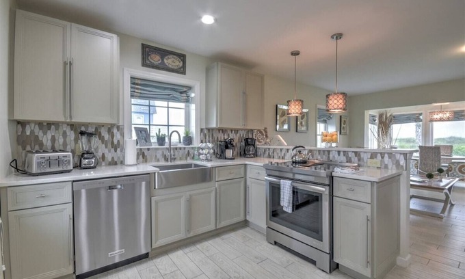 American Beach Casa | La Coquille - Hosted By Moore AI Rentals